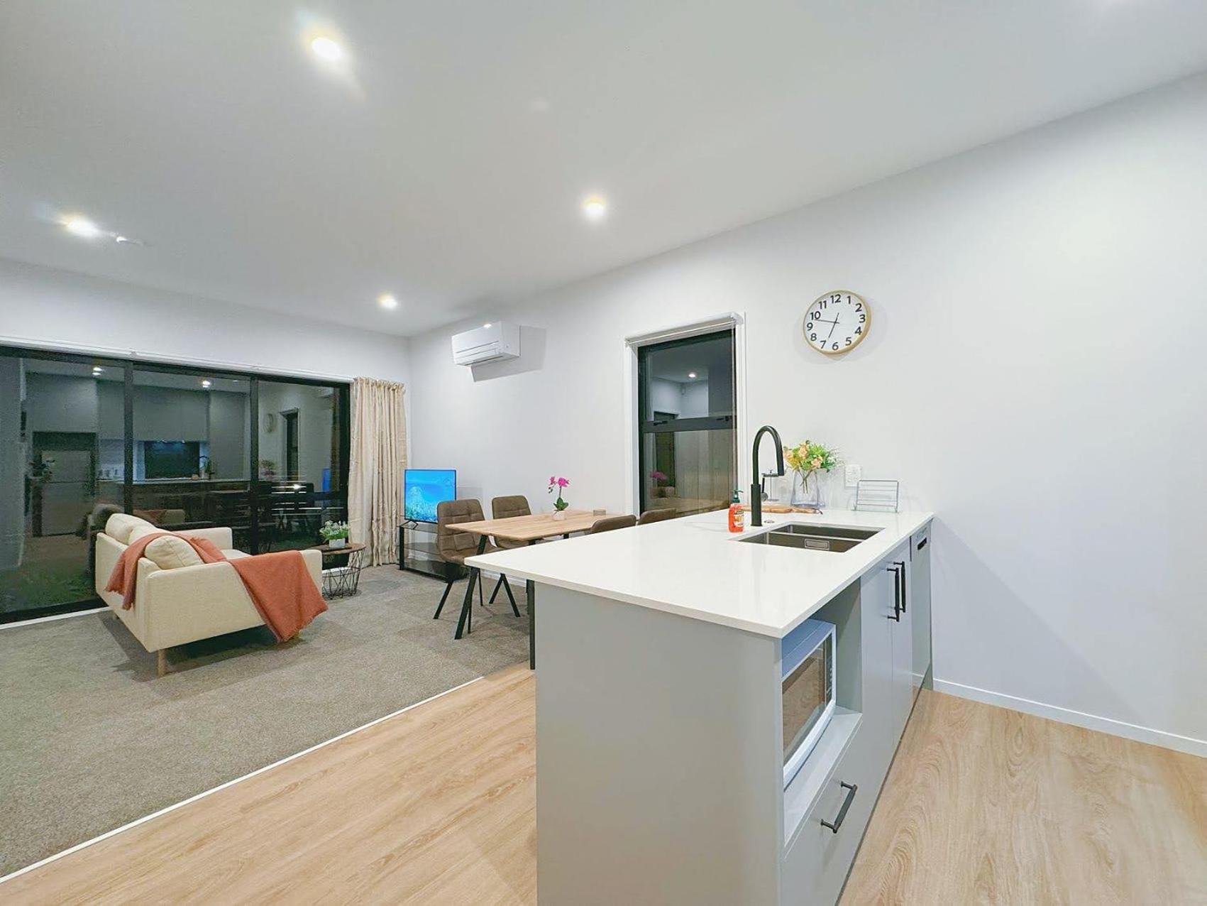 Modern & Stylish 3 Bedroom At Lowerhutt Lower Hutt Exterior photo